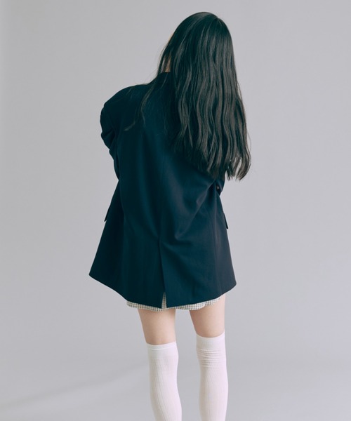 EN NEUME(エンノイム)の「Gathered Shoulder Jacket(テーラードジャケット・レディース・ネイビー/ベージュ/チャコール・1/0)」の6枚目の写真