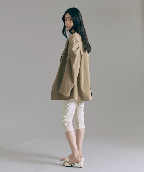 EN NEUME(エンノイム)の「Gathered Shoulder Jacket(テーラードジャケット・レディース・ネイビー/ベージュ/チャコール・1/0)」の9枚目の写真