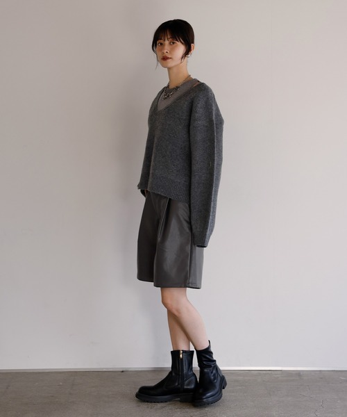 shetila(シェティラ)の「【2点セット】大人のレイヤードニット Vネックニット×タンクトップ(ニット/セーター・レディース・チャコール/ブラウン/グレイッシュベージュ/ブラック・M)」の17枚目の写真