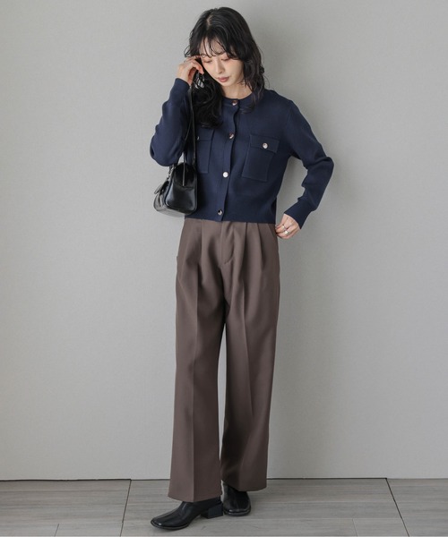 AMELY（エミリー）の「ゴールドボタンショートニットカーディガン（カーディガン/ボレロ・レディース・ネイビー/ライトベージュ/ブラック/モカ・フリー）」の19枚目の写真