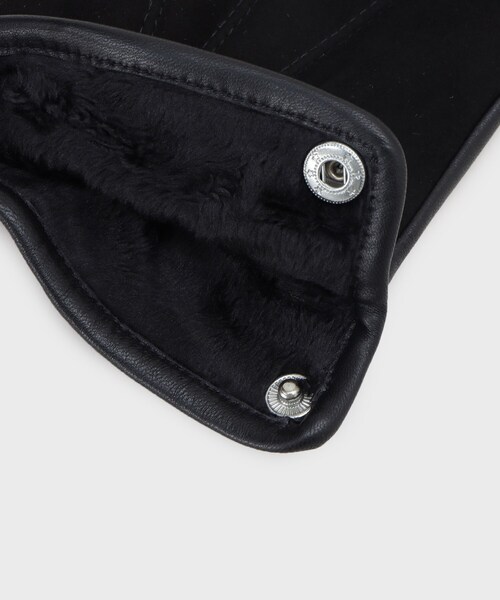 tk.TAKEO KIKUCHI（ティーケータケオキクチ）の「【本革】ボタングローブ／スマホ対応（手袋・メンズ・ブラック/ブラック系・00）」の5枚目の写真