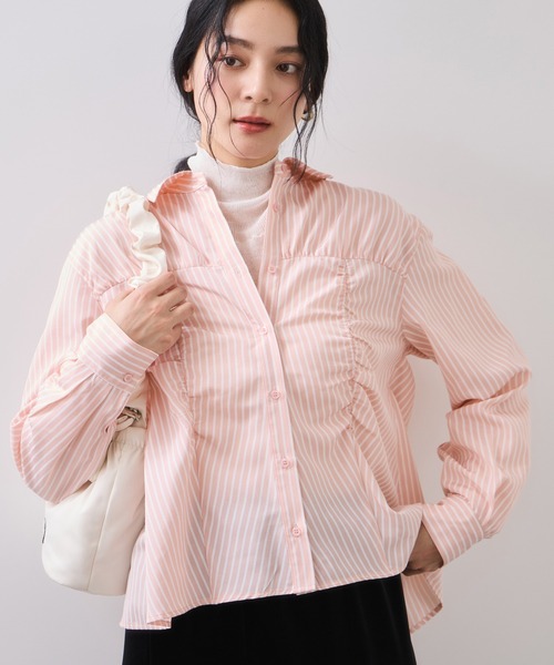 VIS（ビス）の「シャーリングギャザー切替シャツ/イージーケア（シャツ/ブラウス・レディース・ピンク系その他2/ホワイト系その他/サックスブルー・FREE）」の3枚目の写真