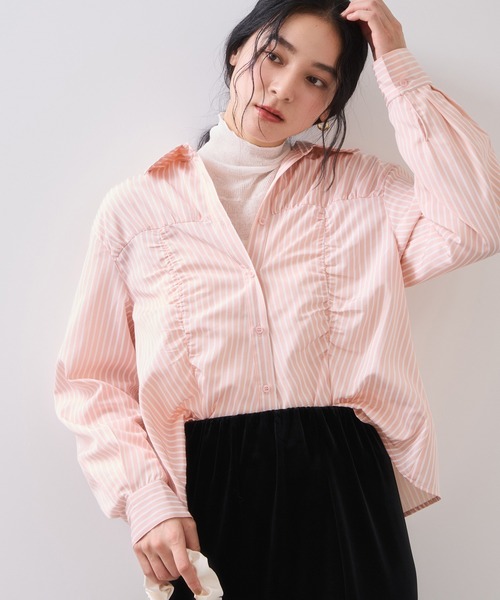 VIS（ビス）の「シャーリングギャザー切替シャツ/イージーケア（シャツ/ブラウス・レディース・ピンク系その他2/ホワイト系その他/サックスブルー・FREE）」の17枚目の写真