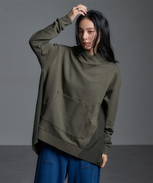 Soiunique（スワユニーク）の「異素材切替バックタックデザインパーカー ［Soiunique］（パーカー・レディース・ネイビー系/ブラック系/カーキ系・M/L/LL）」の2枚目の写真