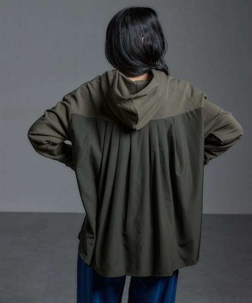 Soiunique（スワユニーク）の「異素材切替バックタックデザインパーカー ［Soiunique］（パーカー・レディース・ネイビー系/ブラック系/カーキ系・M/L/LL）」の12枚目の写真