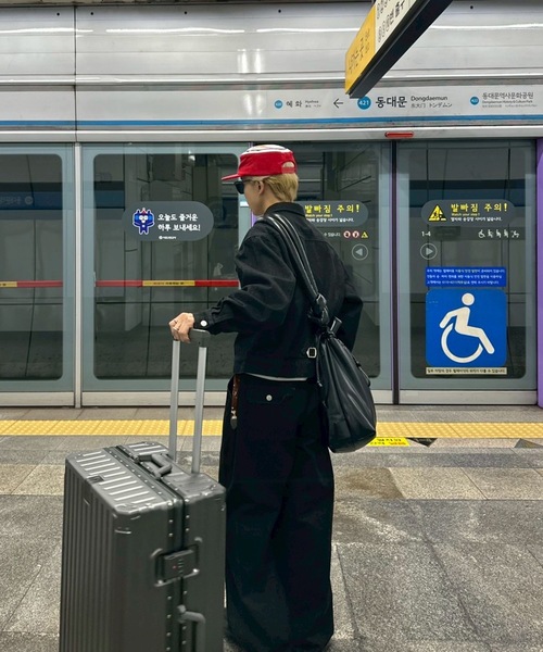 UNDERSTATEMENTs（アンダーステイトメント）の「【ユニセックス】ショート丈デニムジャケット/セットアップ着用可（デニムジャケット・メンズ・ブラック/インディゴブルー・LARGE/MEDIUM）」の4枚目の写真