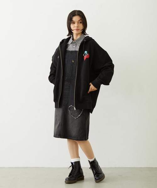 MILKFED.(ミルクフェド)の「MELTY CHERRY WIDE ZIP UP HOODIE(パーカー・レディース・オフホワイト/ライトブルー/ブラック・L/M)」の7枚目の写真