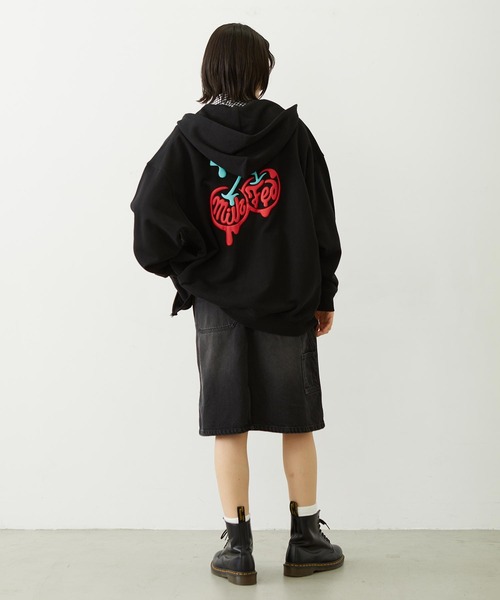 MILKFED.(ミルクフェド)の「MELTY CHERRY WIDE ZIP UP HOODIE(パーカー・レディース・オフホワイト/ライトブルー/ブラック・L/M)」の9枚目の写真