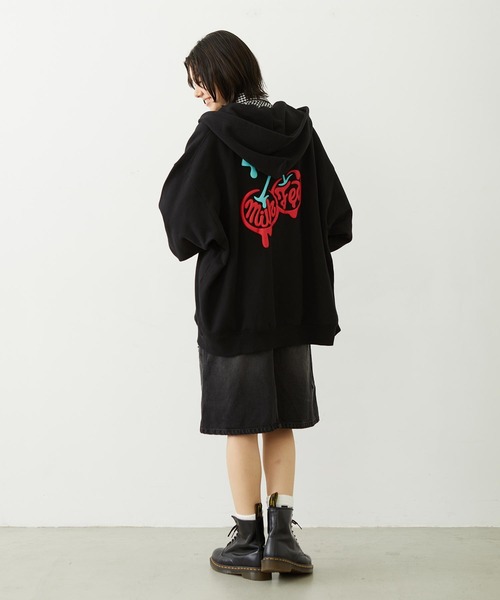 MILKFED.(ミルクフェド)の「MELTY CHERRY WIDE ZIP UP HOODIE(パーカー・レディース・オフホワイト/ライトブルー/ブラック・L/M)」の10枚目の写真