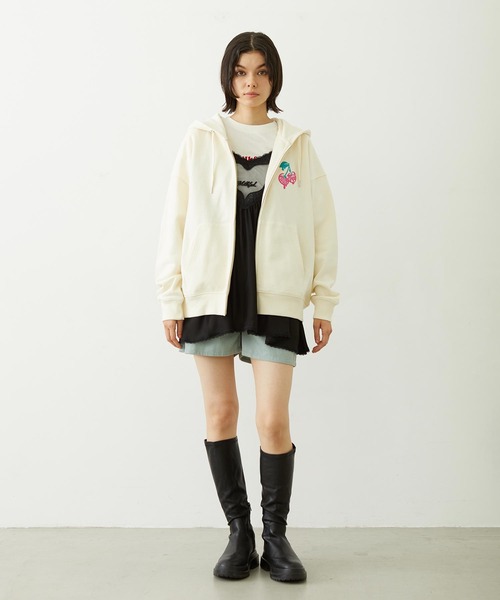 MILKFED.(ミルクフェド)の「MELTY CHERRY WIDE ZIP UP HOODIE(パーカー・レディース・オフホワイト/ライトブルー/ブラック・L/M)」の13枚目の写真