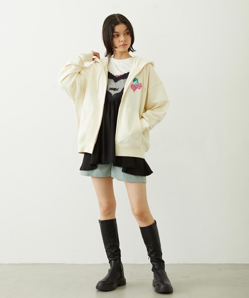 MILKFED.(ミルクフェド)の「MELTY CHERRY WIDE ZIP UP HOODIE(パーカー・レディース・オフホワイト/ライトブルー/ブラック・L/M)」の15枚目の写真