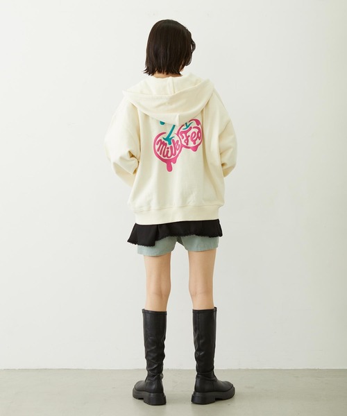MILKFED.(ミルクフェド)の「MELTY CHERRY WIDE ZIP UP HOODIE(パーカー・レディース・オフホワイト/ライトブルー/ブラック・L/M)」の16枚目の写真