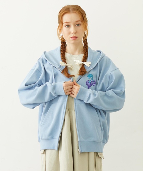 MILKFED.(ミルクフェド)の「MELTY CHERRY WIDE ZIP UP HOODIE(パーカー・レディース・オフホワイト/ライトブルー/ブラック・L/M)」の19枚目の写真