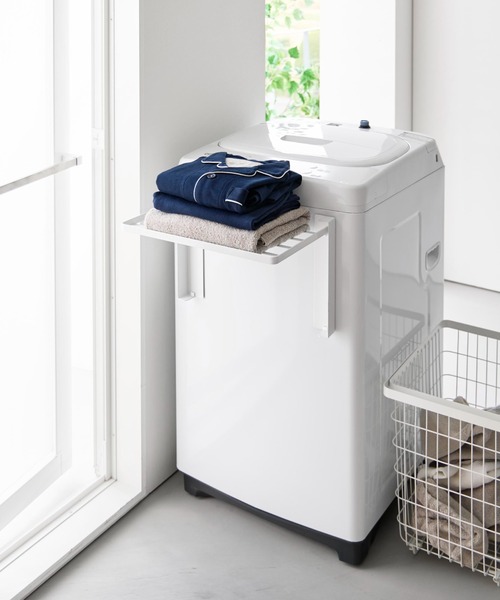 tower（タワー）の「tower（タワー）使いやすい高さに開くマグネット洗濯機横折り畳み棚（ランドリーグッズ・レディース・ホワイト/ブラック・ONE SIZE）」の5枚目の写真