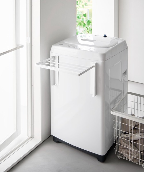 tower（タワー）の「tower（タワー）使いやすい高さに開くマグネット洗濯機横折り畳み棚（ランドリーグッズ・レディース・ホワイト/ブラック・ONE SIZE）」の8枚目の写真