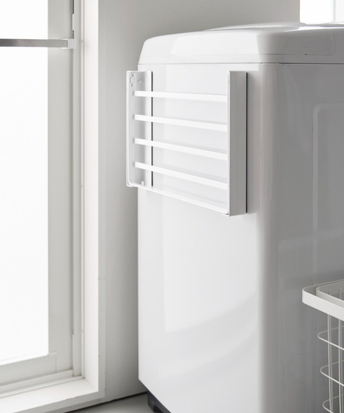 tower（タワー）の「tower（タワー）使いやすい高さに開くマグネット洗濯機横折り畳み棚（ランドリーグッズ・レディース・ホワイト/ブラック・ONE SIZE）」の9枚目の写真