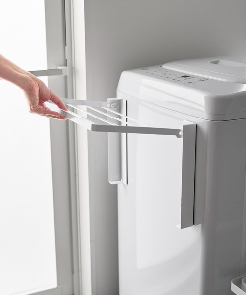 tower（タワー）の「tower（タワー）使いやすい高さに開くマグネット洗濯機横折り畳み棚（ランドリーグッズ・レディース・ホワイト/ブラック・ONE SIZE）」の11枚目の写真
