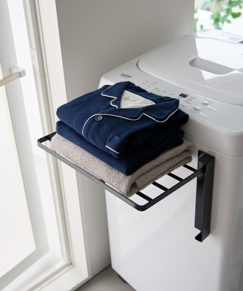 tower（タワー）の「tower（タワー）使いやすい高さに開くマグネット洗濯機横折り畳み棚（ランドリーグッズ・レディース・ホワイト/ブラック・ONE SIZE）」の21枚目の写真