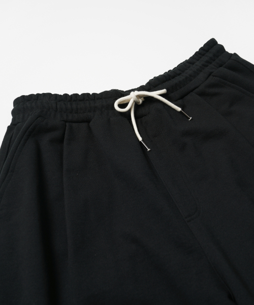 FRIZMWORKS(フリズムワークス)の「POUCH POCKET SWEAT SHORTS _ BLACK(その他パンツ・メンズ・その他・MEDIUM/LARGE/X-LARGE)」の3枚目の写真