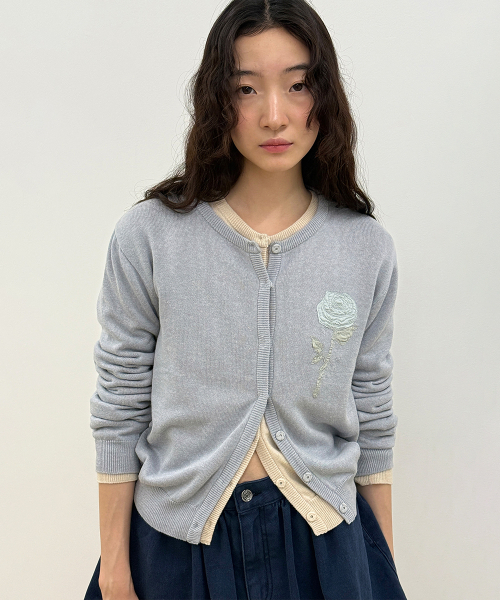 SINOON(シヌーン)の「Embroidered Rose Cardigan (Greyish Blue)(カーディガン/ボレロ・レディース・グレー・FREE)」の6枚目の写真