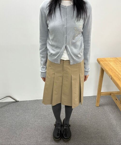 SINOON(シヌーン)の「Embroidered Rose Cardigan (Greyish Blue)(カーディガン/ボレロ・レディース・グレー・FREE)」の5枚目の写真