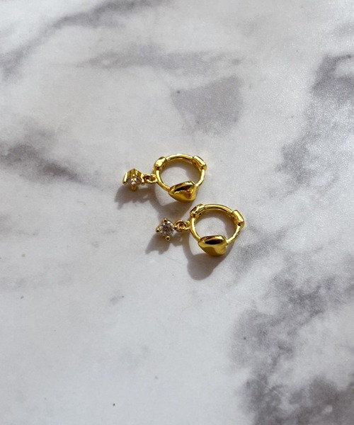 yu-ka（ユーカ）の「YU-KA:ドロップデザインハートフープピアス drop design  Heart hoop pierce（ピアス（両耳用）・レディース・ゴールド・FREE）」の2枚目の写真