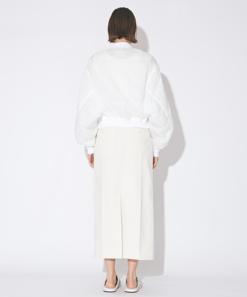 beautiful people（ビューティフルピープル）の「nylon ripstop fan   shape  MA-1 blouson（MA-1・レディース・ブラック/オフホワイト・38/36）」の6枚目の写真