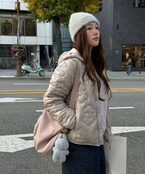 SINOON(シヌーン)の「Light Down Hoodie Jacket (Grey)(ダウンジャケット/コート・レディース・グレー・SMALL/MEDIUM)」の7枚目の写真