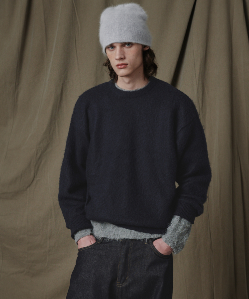 GLW(ジーエルダブリュ)の「オーバーサイズブラシニットネイビー(ニット/セーター・レディース・その他・MEDIUM/LARGE/SMALL)」の2枚目の写真