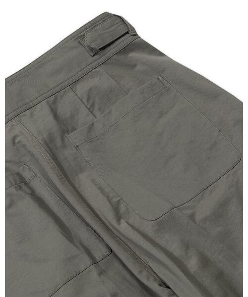 DIMITRI BLACK(ディミトリブラック)の「サイドピックスツーピンタックスセミワイドパンツ_グレー(スラックス・レディース・その他・MEDIUM/LARGE/X-LARGE)」の6枚目の写真