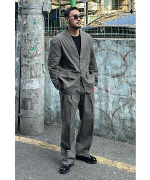 DIMITRI BLACK(ディミトリブラック)の「サイドピックスツーピンタックスセミワイドパンツ_グレー(スラックス・レディース・その他・MEDIUM/LARGE/X-LARGE)」の2枚目の写真