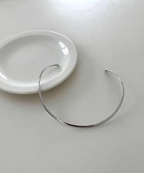 CEMONEMO（セモネモ）の「【金属アレルギー対応】ラウンドフォルム ネックカフ チョーカー / サージカルステンレス（チョーカー・レディース・シルバー/ゴールド・FREE）」の5枚目の写真