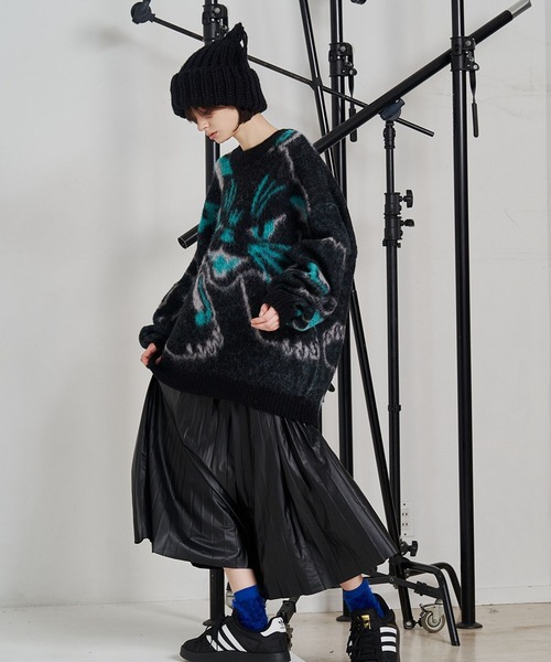 SeeSew(シーソー)の「【UNISEX】NEKOMATA SHAGGY KNIT/ネコマタシャギーニット(ニット/セーター・メンズ・ブラック/グレー・M/L)」の4枚目の写真
