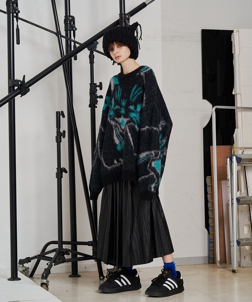 SeeSew(シーソー)の「【UNISEX】NEKOMATA SHAGGY KNIT/ネコマタシャギーニット(ニット/セーター・メンズ・ブラック/グレー・M/L)」の5枚目の写真