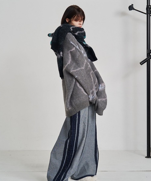 SeeSew(シーソー)の「【UNISEX】NEKOMATA SHAGGY KNIT/ネコマタシャギーニット(ニット/セーター・メンズ・ブラック/グレー・M/L)」の7枚目の写真