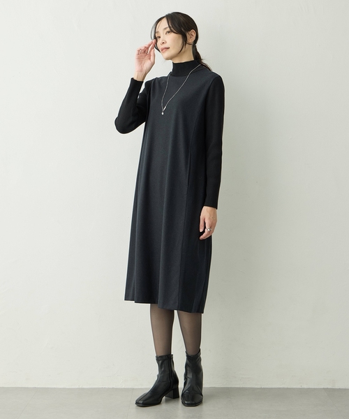 A/C DESIGN BY ALPHA CUBIC（エーシーデザインバイアルファキュービック）の「リブ切り替えハイネックニットワンピース【ポケットあり】（ワンピース・レディース・チャコールグレー/ブラック・M/L）」の8枚目の写真