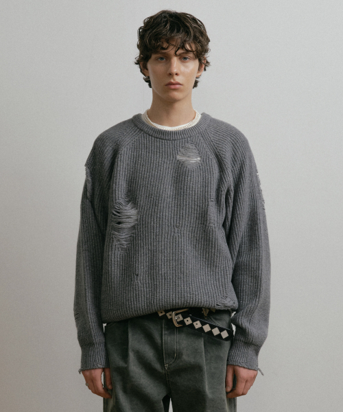 DUSTYWHITE(ダスティーホワイト)の「GREY LOOSE FIT DESTROYED WOOL KNIT SWEATER(ニット/セーター・メンズ・その他・MEDIUM/LARGE)」の1枚目の写真