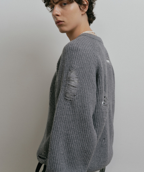 DUSTYWHITE(ダスティーホワイト)の「GREY LOOSE FIT DESTROYED WOOL KNIT SWEATER(ニット/セーター・メンズ・その他・MEDIUM/LARGE)」の3枚目の写真