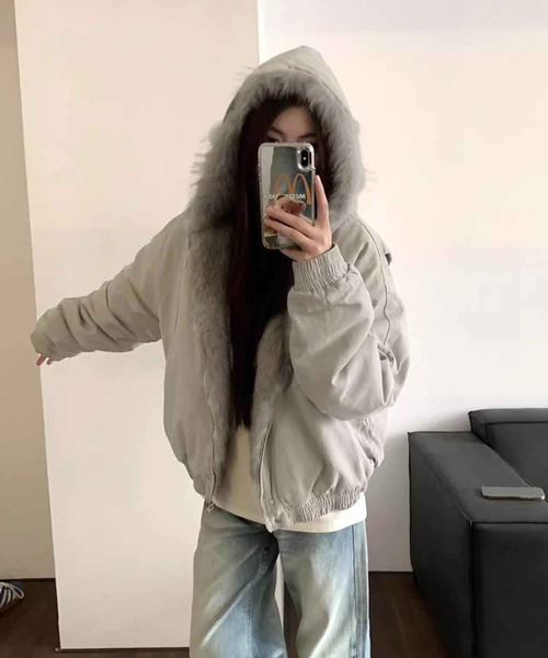HALEY PESCA(ヘーリーペスカ)の「HALEY PESCA/インナーファーボリュームブルゾン(その他アウター・レディース・ブラック/グレー・MEDIUM/SMALL)」の5枚目の写真