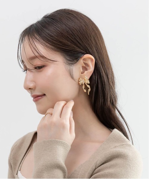 RANDA（ランダ）の「【Holiday Collection】リボンモチーフピアス（ピアス（両耳用）・レディース・シルバー/ゴールド・FREE）」の5枚目の写真