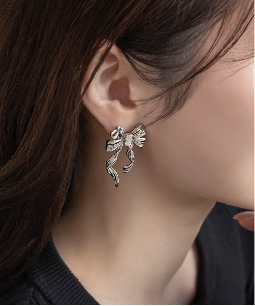 RANDA（ランダ）の「【Holiday Collection】リボンモチーフピアス（ピアス（両耳用）・レディース・シルバー/ゴールド・FREE）」の7枚目の写真