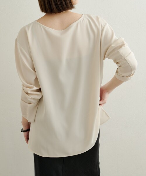 Omekashi（オメカシ）の「サテンTブラウス（シャツ/ブラウス・レディース・オフホワイト/アイボリー/ブラック・FREE）」の11枚目の写真