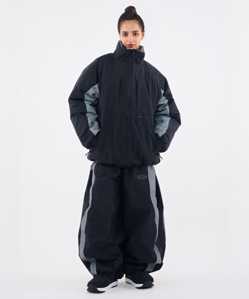 DOLL OUTERWEAR（ドラ アウターウェア）の「[DOLL x DUMDIDUM] 2526 リバーシブルティロパディングジャケット&パンツセット BLACK 男女共用（セットアップ・レディース・その他・SMALL/MEDIUM/LARGE/X-LARGE）」の9枚目の写真