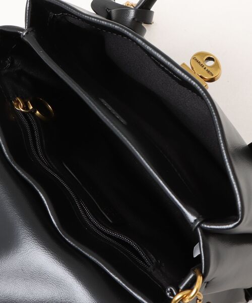 CHARLES & KEITH(チャールズ & キース)の「Kerry ミニケリー ボクシートートバッグ(トートバッグ・レディース・ダークブラウン系3/ピンク/ブラック・S)」の6枚目の写真