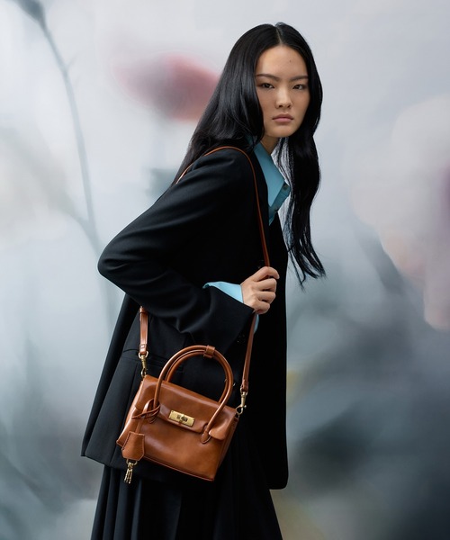 CHARLES & KEITH(チャールズ & キース)の「Kerry ミニケリー ボクシートートバッグ(トートバッグ・レディース・ダークブラウン系3/ピンク/ブラック・S)」の3枚目の写真