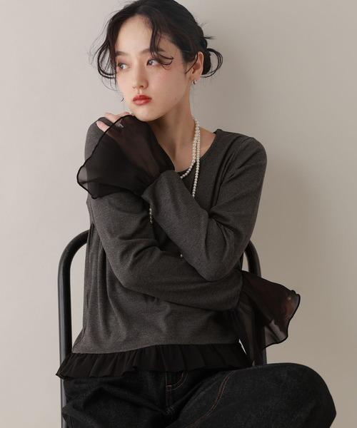 RAGEBLUE(レイジブルー)の「袖チュールレイヤードリブロンT(Tシャツ/カットソー・レディース・ホワイト/グレー・FREE)」の1枚目の写真