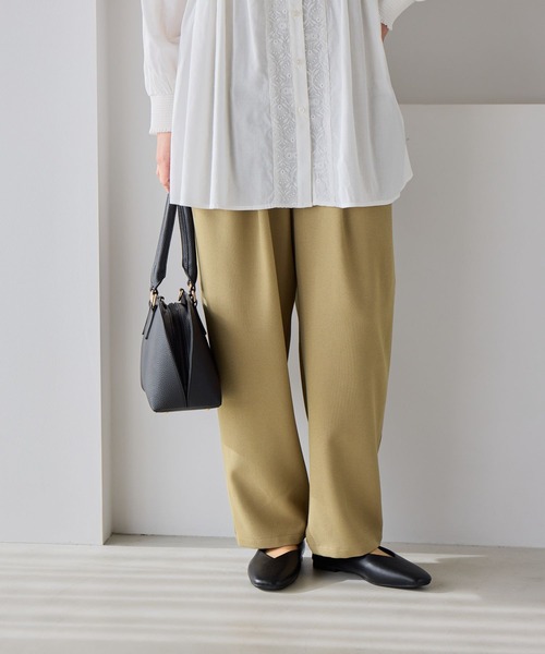 studio CLIP（スタディオクリップ）の「ゆるテーパードパンツ[プチ・プラスサイズあり]《オケージョン2026SS》（その他パンツ・レディース・ベージュ/ネイビー・MEDIUM/LARGE/ﾌﾘｰ(L)/PF）」の2枚目の写真