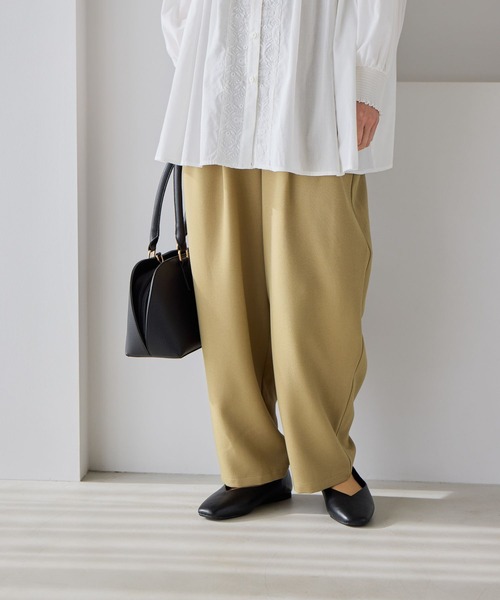studio CLIP（スタディオクリップ）の「ゆるテーパードパンツ[プチ・プラスサイズあり]《オケージョン2026SS》（その他パンツ・レディース・ベージュ/ネイビー・MEDIUM/LARGE/ﾌﾘｰ(L)/PF）」の13枚目の写真