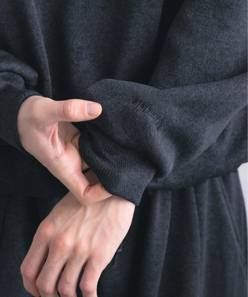 +phenix（プラスフェニックス）の「【WEB・直営店限定】+phenix(プラスフェニックス)CREW NECK FLEECE SHIRT クルーネック フリースシャツ（スウェット・メンズ・ブラック/チャコール・M/XL/L）」の10枚目の写真