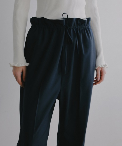 MANOF(マノフ)の「WAIST GATHER PANTS(その他パンツ・レディース・ネイビー/ベージュ・M/S)」の11枚目の写真